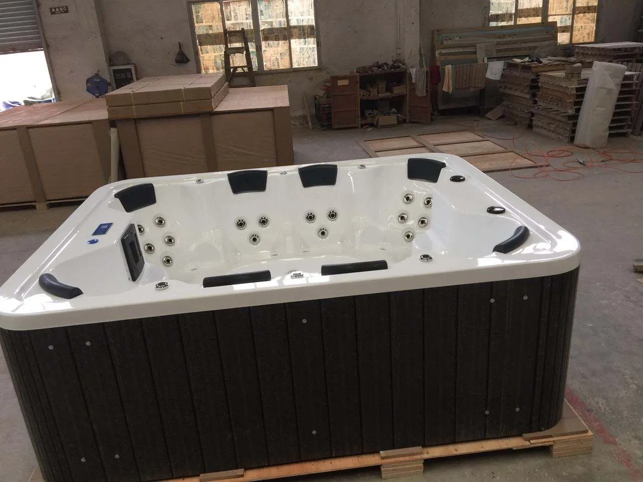 Modern Freestanding Outdoor Family Sexy Massage 8 Person Outdoor SPA Hot Tub