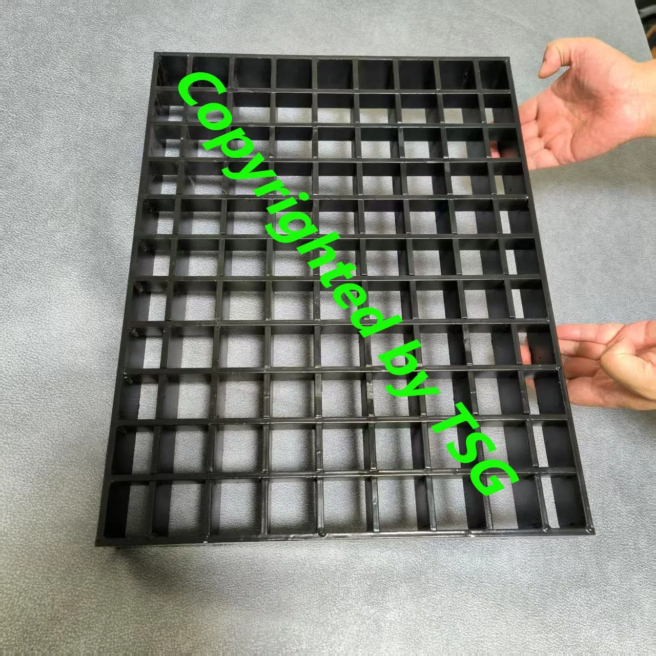 Type Dpl or Type Dt Dovetail Press-Locked Steel Bar Gratings Ideal for Architectural and Ornamental Applications