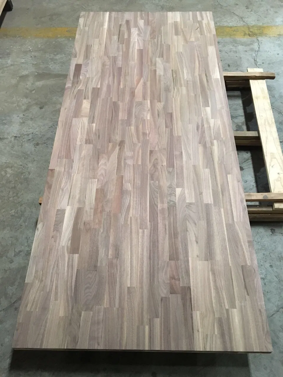 American Walnut Finger Joint Board for Furniture (Vertical)