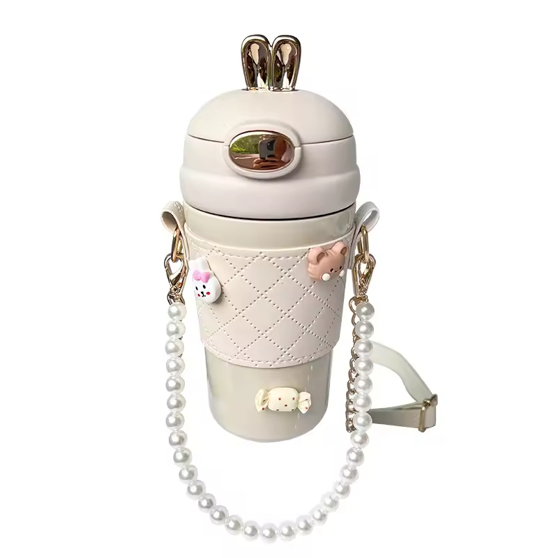 New 580ml Cute Rabbit Ear Plastic Water Bottle Cup Ins Girl Kids Portable Plastic Bottle with Straw Pearls Metal Chain Strap