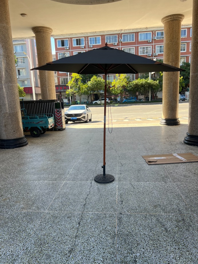 Садовый зонт 300 см с наклоном и кожаным карманом