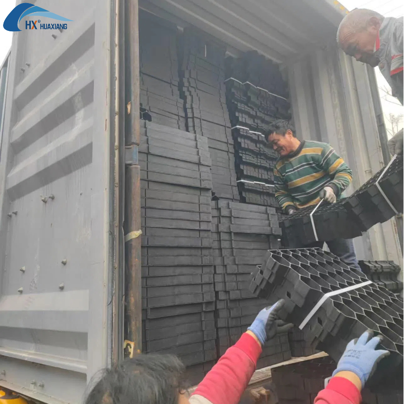 Factory-Direct Sale Plastic Grid HDPE Grass Paver Honeycomb Ground Reinforcement Grass Grid for Driveway