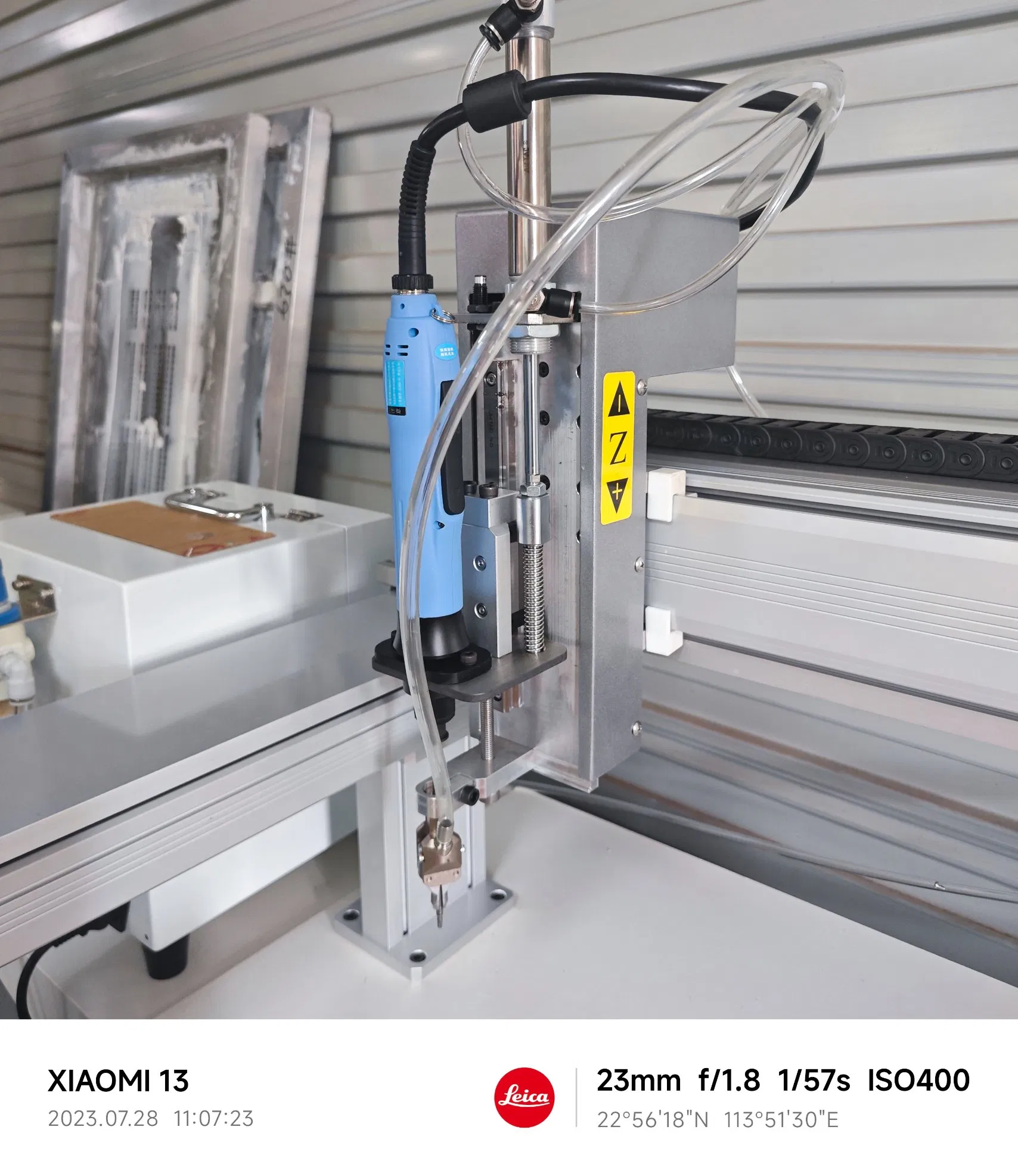 Автоматический шуруповерт BBA с автоподачей и сенсорным экраном