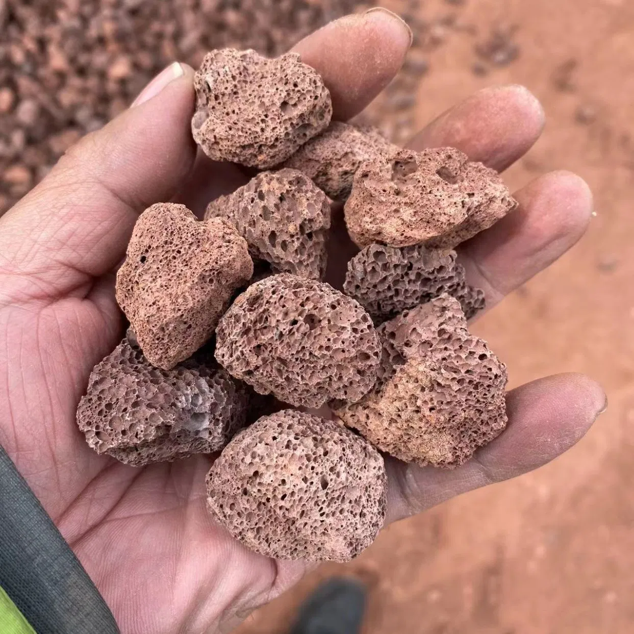 Lava Stone/ Volcano Stone / Lava Gravel/ Pebble Garden Decoration Paver