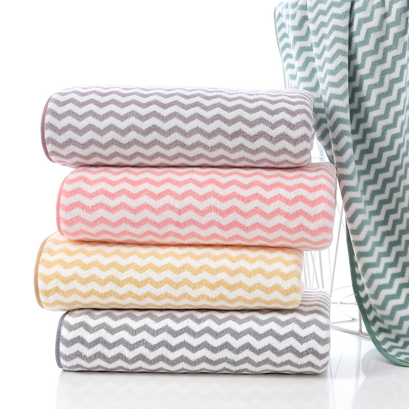 Wholesale Large Sand Free Stripe Hotel Pool Microfiber Beach Towels with Custom Print