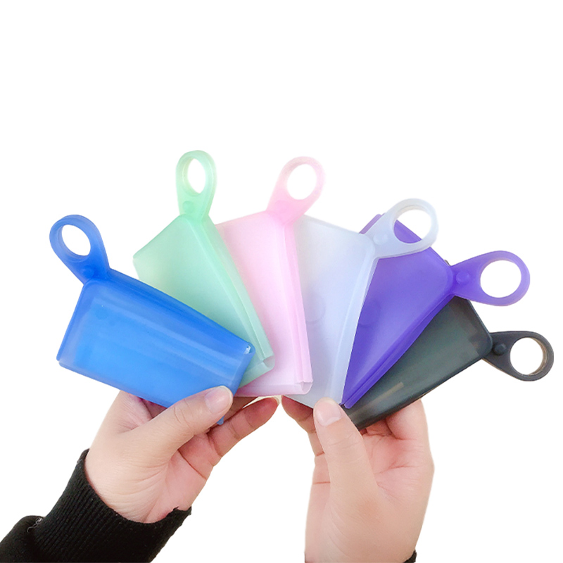 Eco Friendly Reusable Silicone Facemask Holder Travel Portable Dust Facemask Folder Storage Box