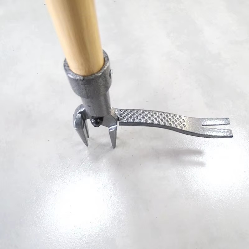 High Quality Carbon Steel Garden Wooden Handle Trench Digging Weed Pulling Hoe