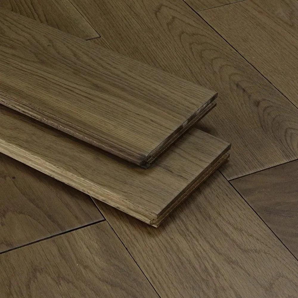 Factory Wholesale European Oak Brushed Surface Herringbone Engineered Wood Flooring