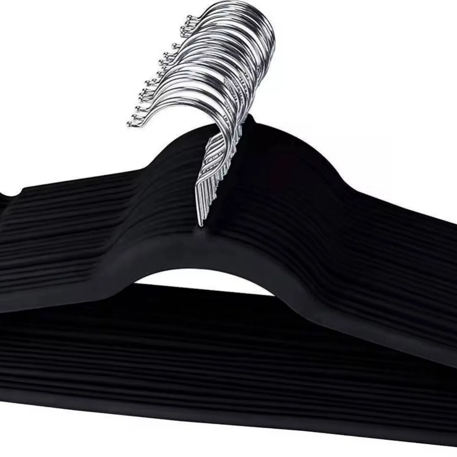 Набор пластиковых вешалок ассорти цветов для дома