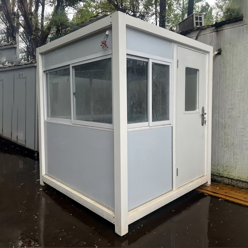 New Outdoor Steel Structure Portable Mobile Sandwich Panel Security Guard Booth for Construction Site Sentry Kiosk House