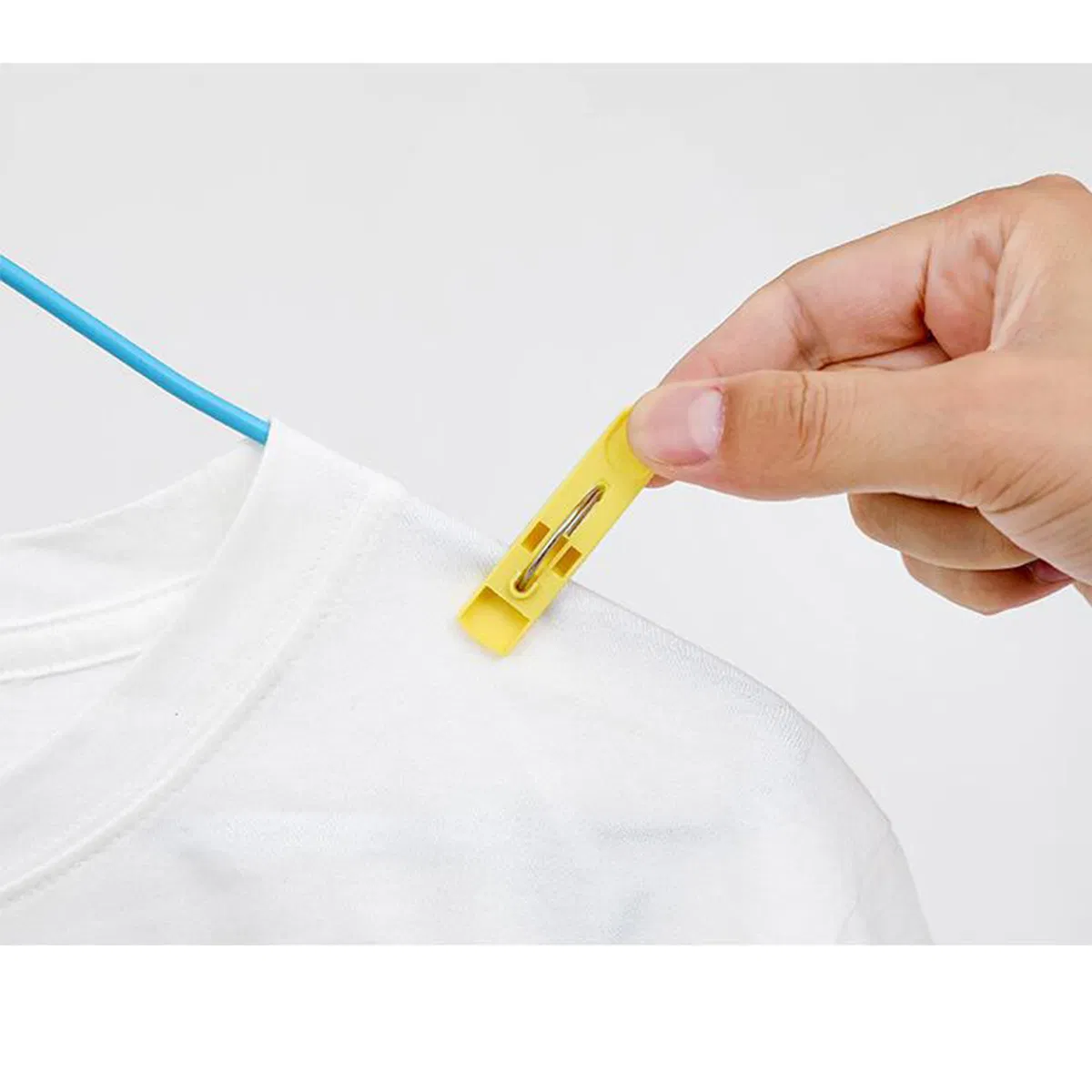 Wholesale Low Prices Colorful Plastic Heavy Duty Laundry Air-Drying Non Slip Clothes Hanger Storage Clamp Pins Clips Peg