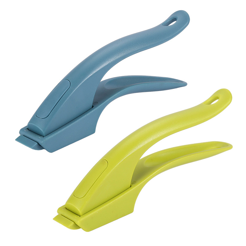 Multifunctional Kitchen Tools Manual Garlic Grinder Press