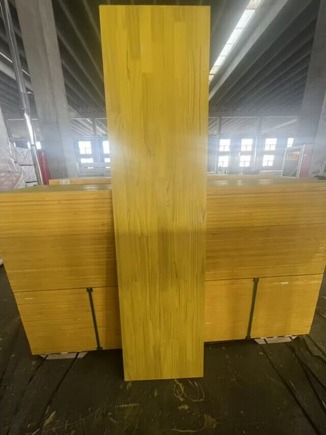 3-Ply Pine Panel Shuttering Board with Yellow Painting Phenolic WBP Glue for Shuttering Formwork