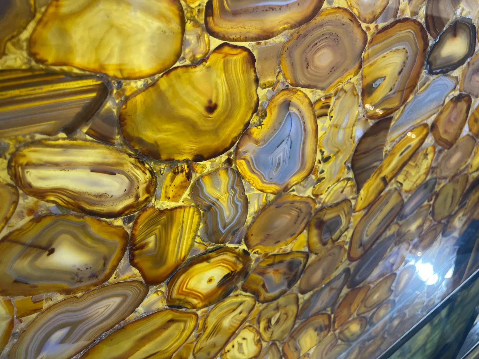 Wayon Gem Stone Natural Multicolored Agate/Gemstone/Semi-Precious Stone Customized for Table with Backlit