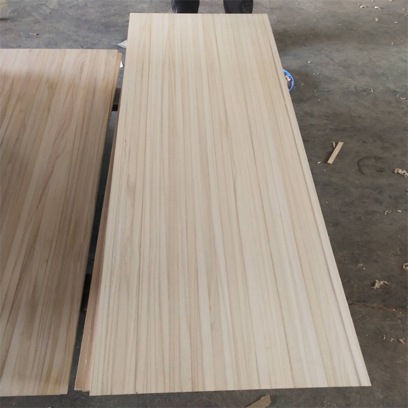 Poplar and Paulownia with Bamboo for Making The Snowboard Wood Cores