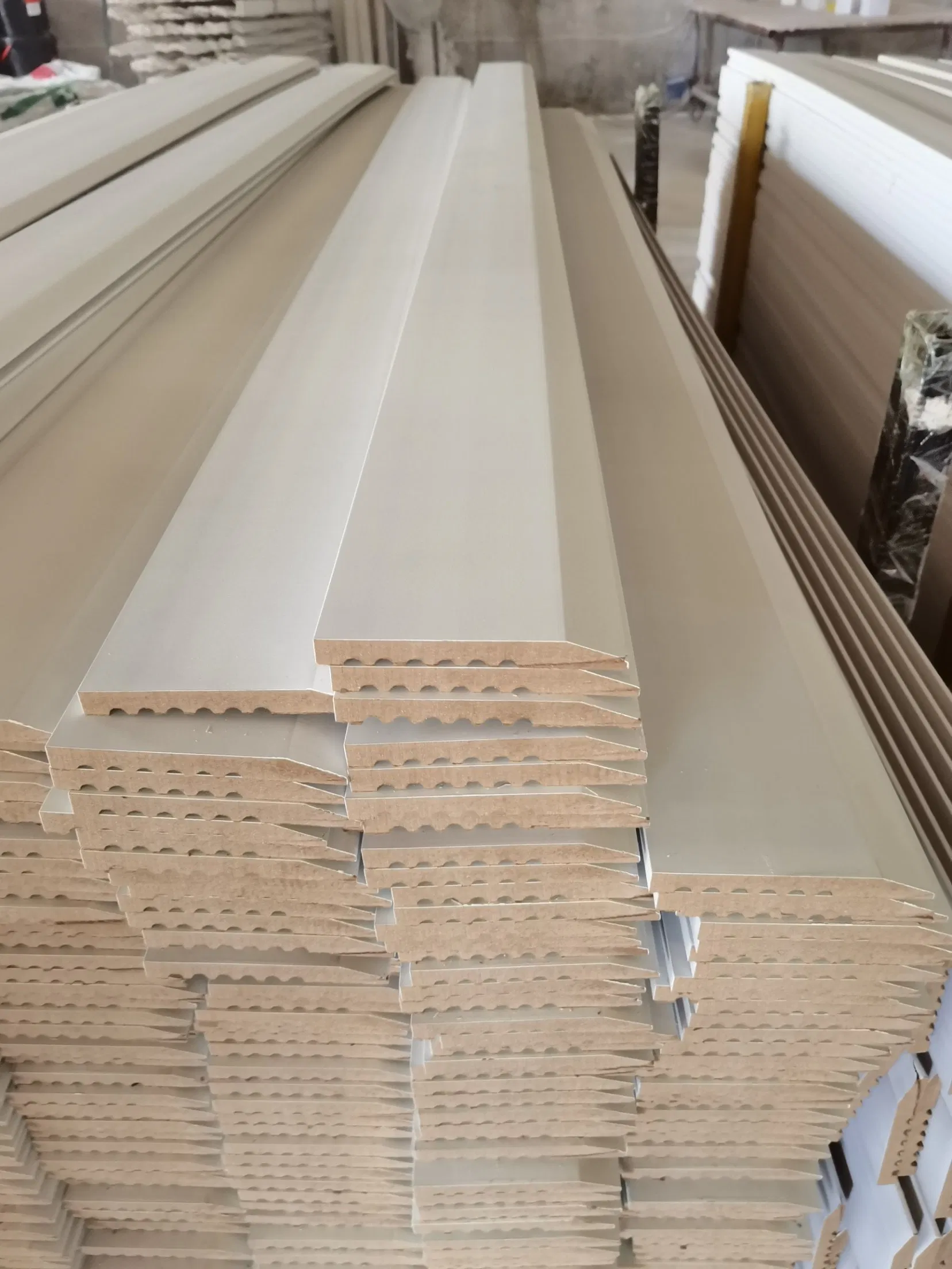 Factory-MDF Skirting Baseboard with Wood Grain Surface High Density Ogee Skirting