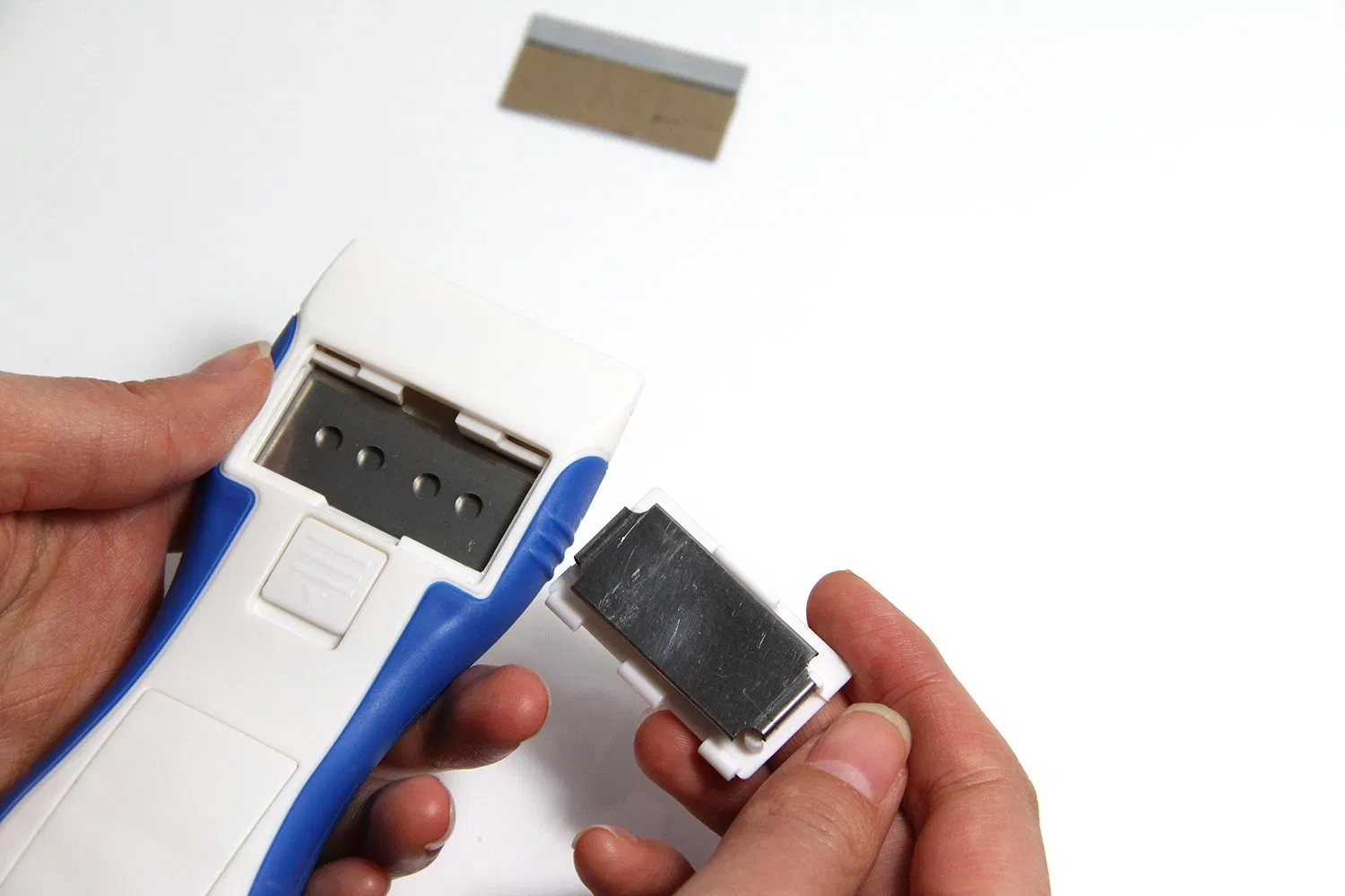 Hautine Cleaning Scraper with Double-Edged 40mm Metal Blades