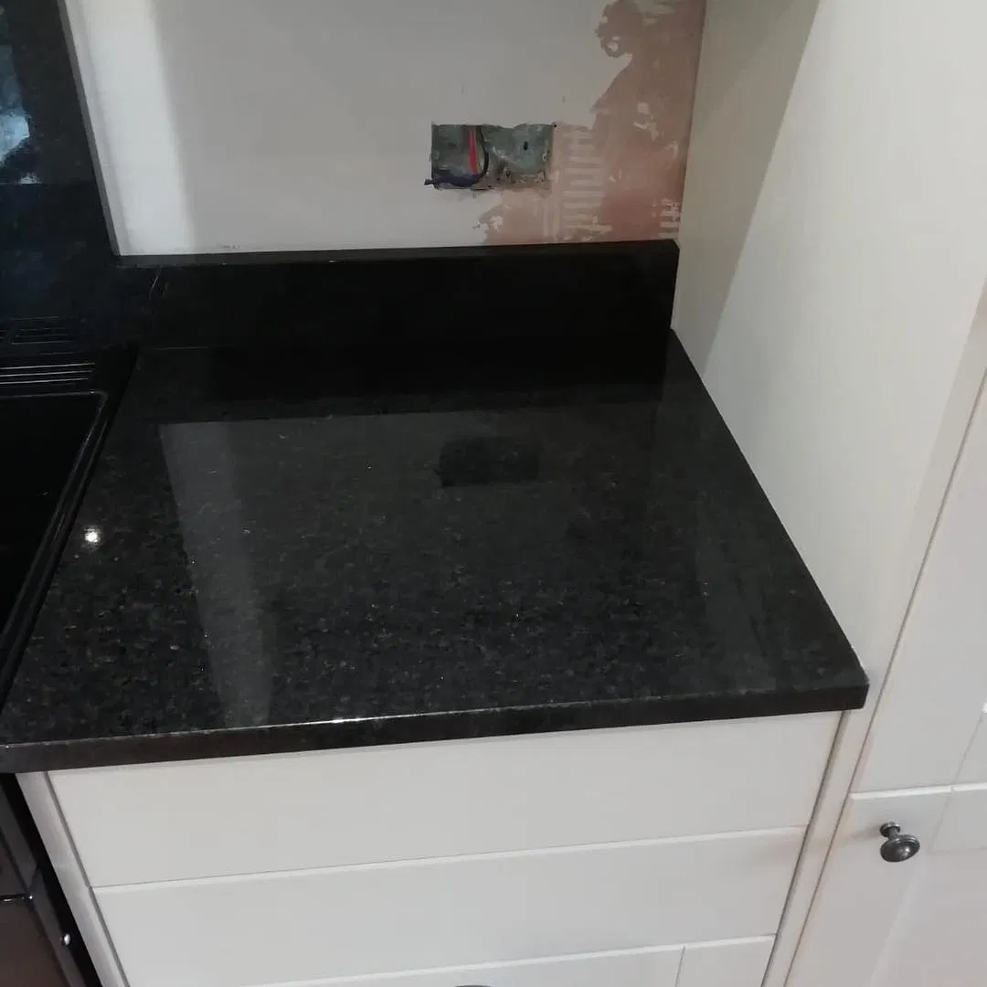 Galaxy Black Granite Countertop for Kitchen/Bathroom Granite Countertop Manufacturer/Supplier/Fabricator