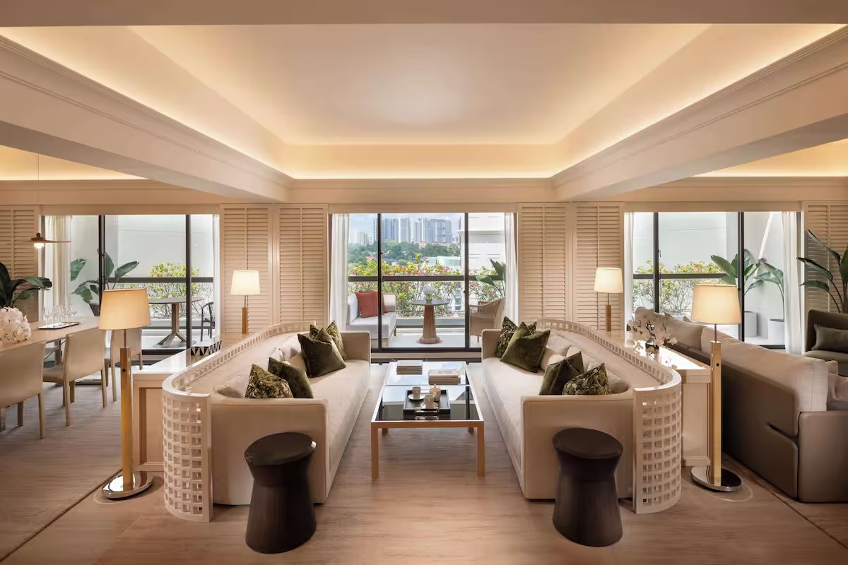 Изголовье кровати деревянное мягкое отельный стиль