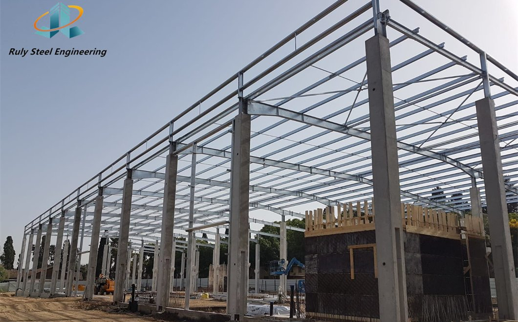 High Strength Anti-Seismic Water/Fire Proof Skylight Board/Overhead Crane Construction Design Gable Frame Prefabricated Light Steel Structure Workshop