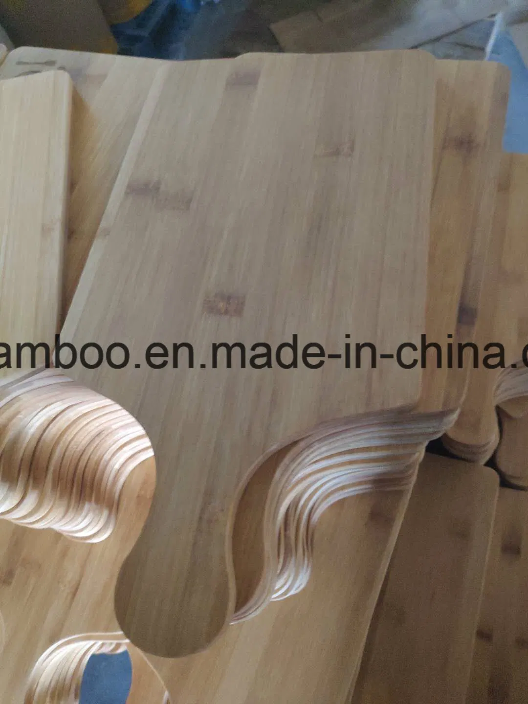 Hot China Produce Horizontal Press Bamboo Pizza Cutting Board with Handle