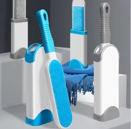 Щетка для удаления шерсти с самоочищающейся подставкой