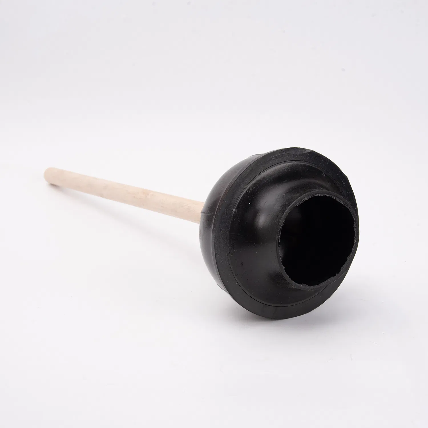 Wooden Handle Toilet Unclogging Device Through Rubber Toilet Suction Toilet Plunger
