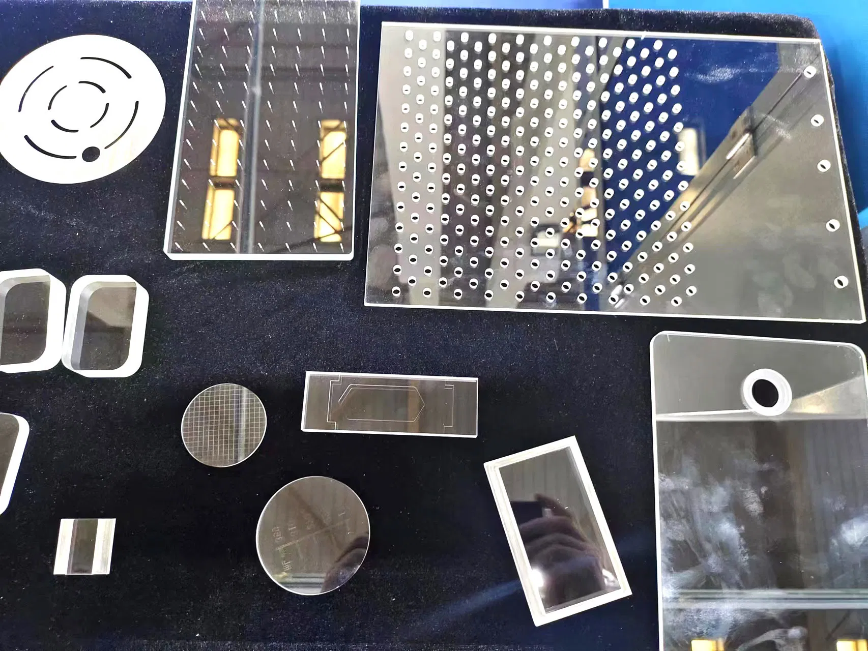 2023 High-Accurecy Laser Cutting Glass