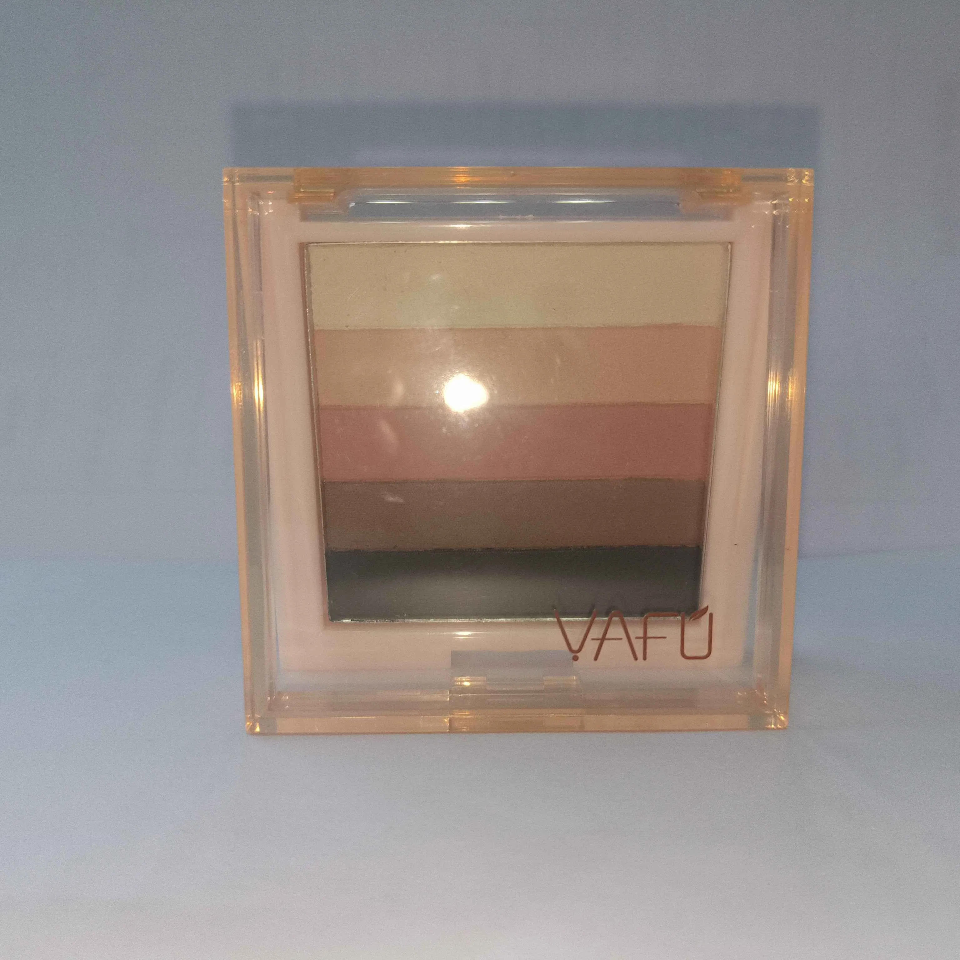 Glamourous Eye Shadow Palette for Stunning Makeup Looks