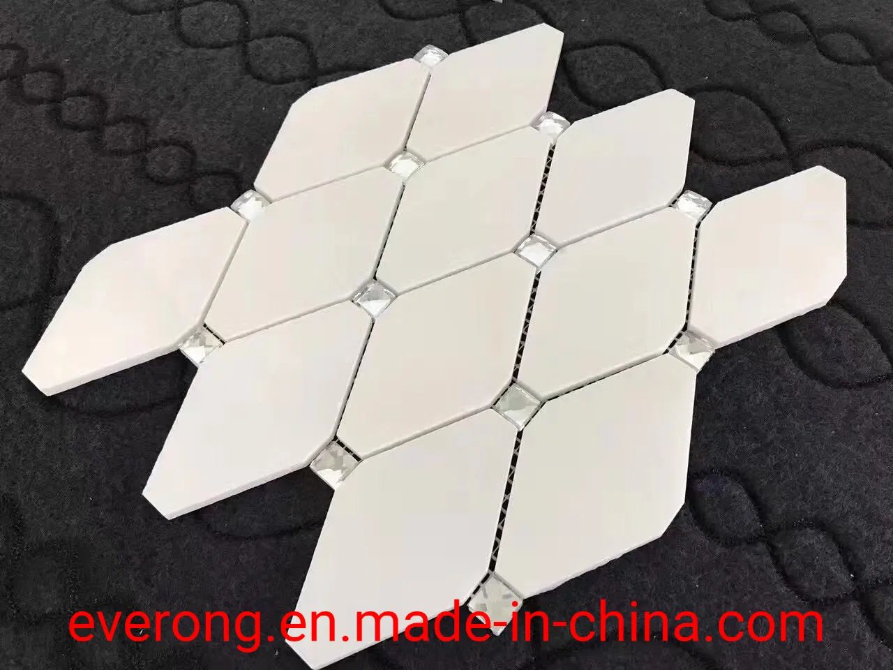 Мозаика из натурального мрамора для стен кухни и ванной