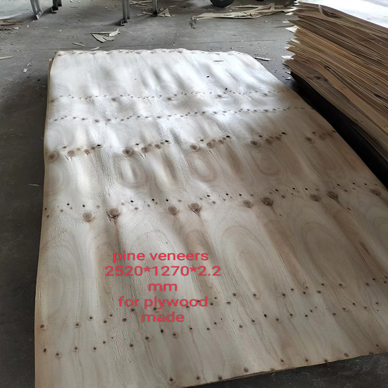 Thickness OEM Pine Wood Rotary Cutting 2520mm * 1270mm Grade Cc Pine Veneer for Plywood