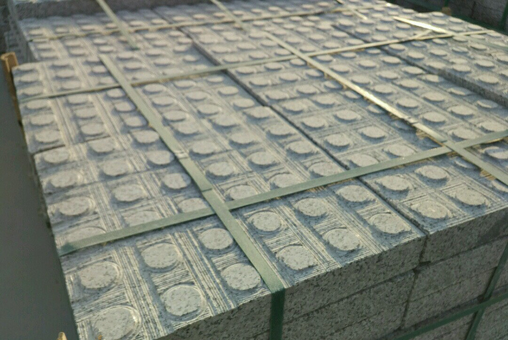 Honed/Bushhammer Granite Tumbled Blind/Driveway/Walkway Paving Stone