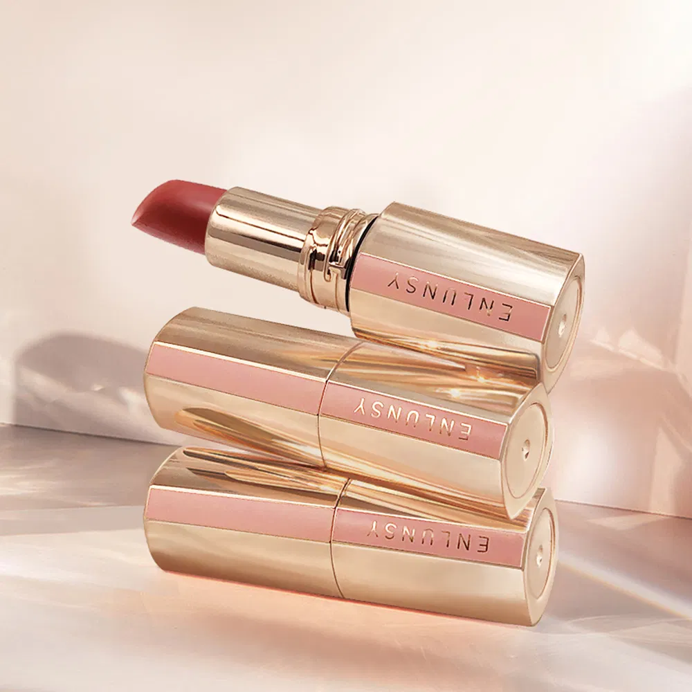 Матово-сатиновая помада Private Label, несмываемая