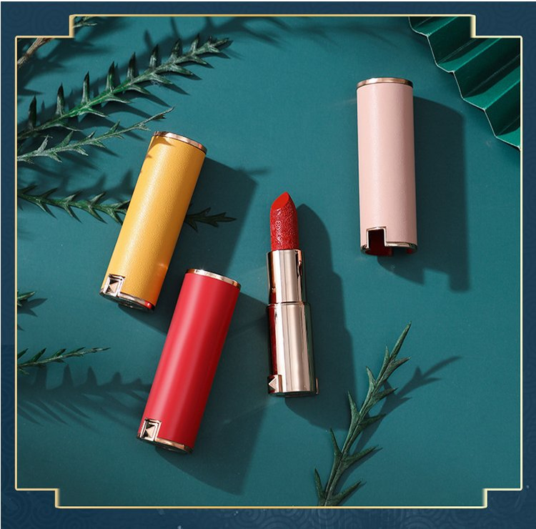 Starry Carved Lambskin Matte Lipstick Matte Velvet