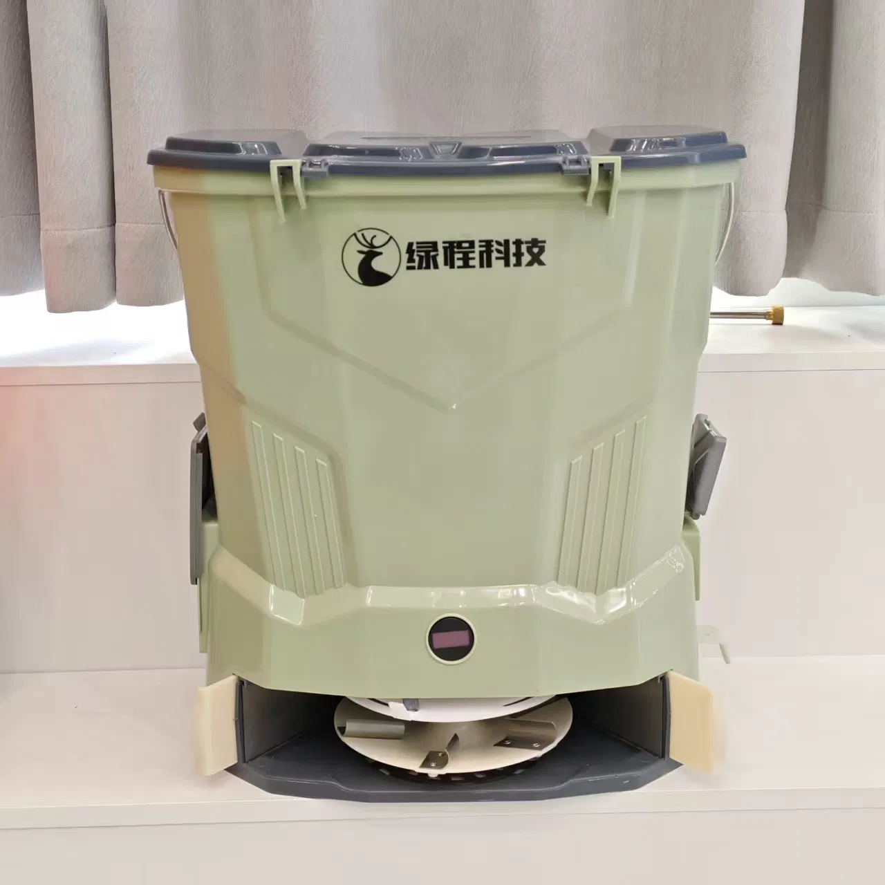 Functional Corrosion Resistance Backpack Fertilizer Spreader for Agriculture