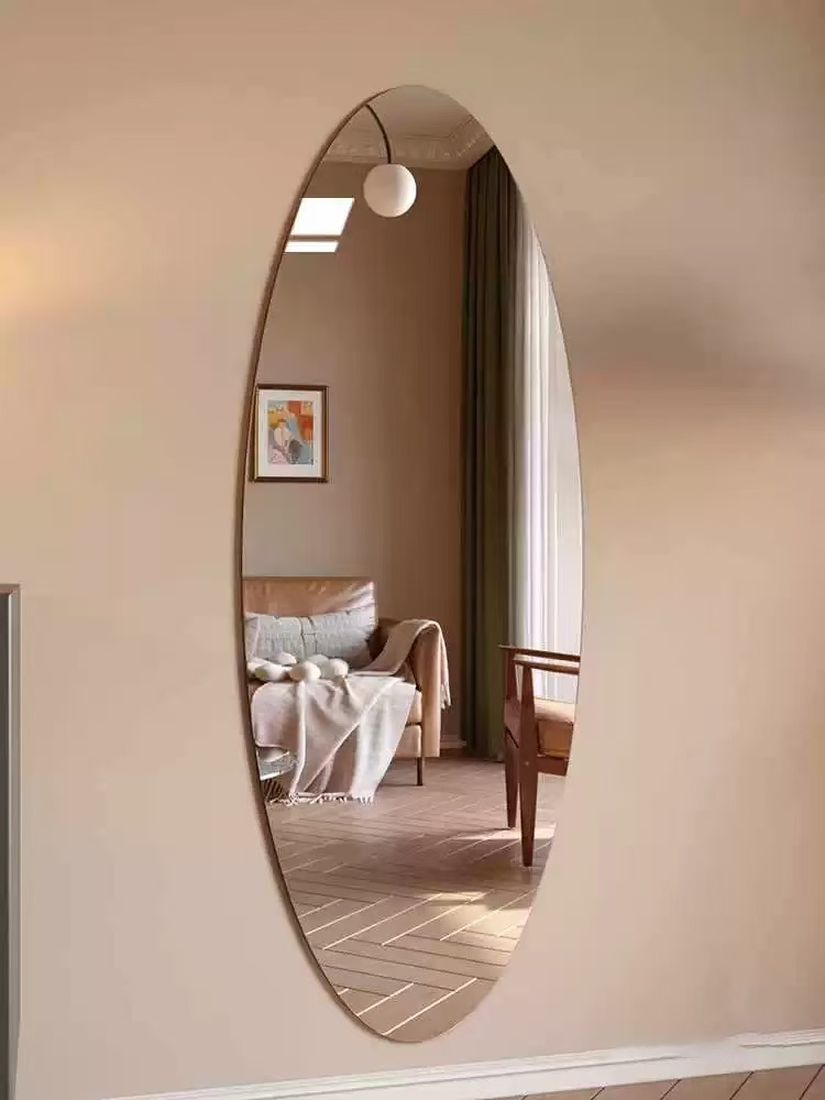 HD Anti-Fog Bathroom Mirror, No More Worrying About Fogged Surfaces While Showering.