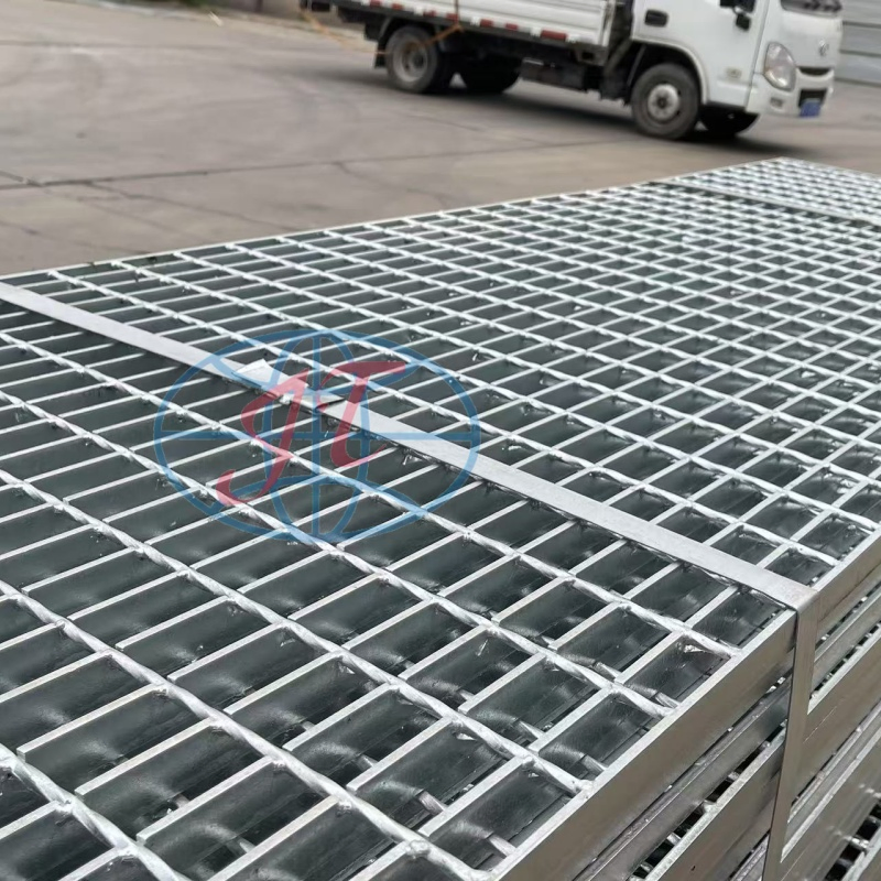 High Quality Modern Style Stainless Steel Grating Hot Dipped Galvanized Serrated Outdoor Drain Cover High Strength for Building