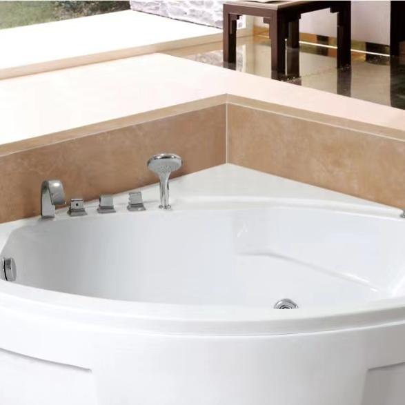 Угловая ванна с гидромассажем, белая