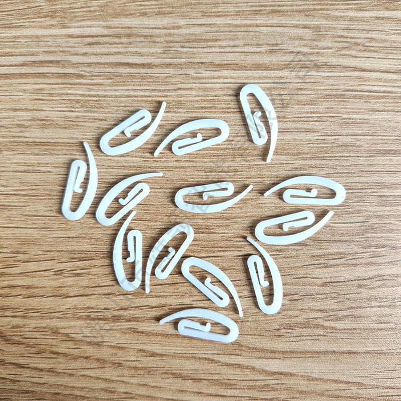 Factory Wholesale Curtain Hooks Curtain Fabric Strip Hooks White Plastic Hooks and Curtain Ring Accessories