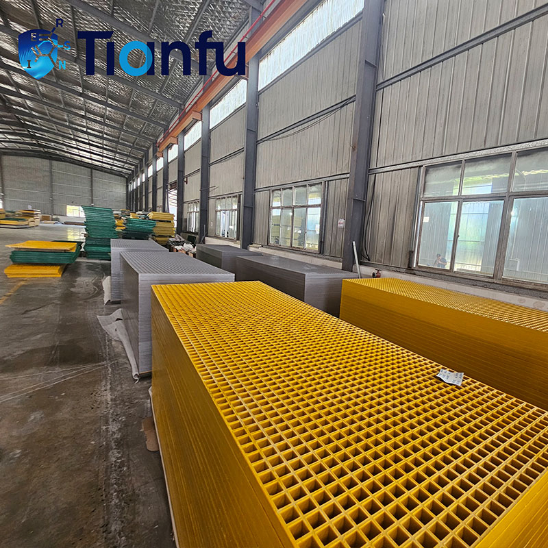Slip Resistant Fiberglass Grating for Walkways with Osha Compliance