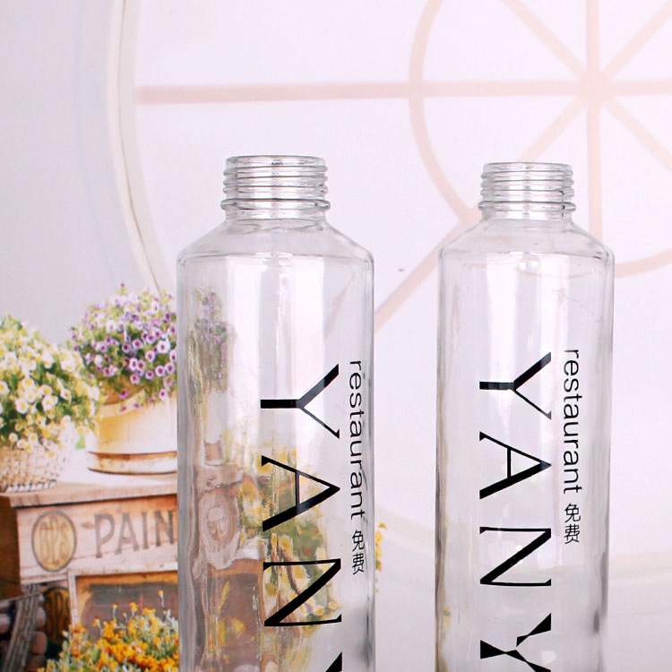 Wholesale Custom Logo Empty 800ml Round Shaped Sports Glass Water Bottle with Black Screw Cap