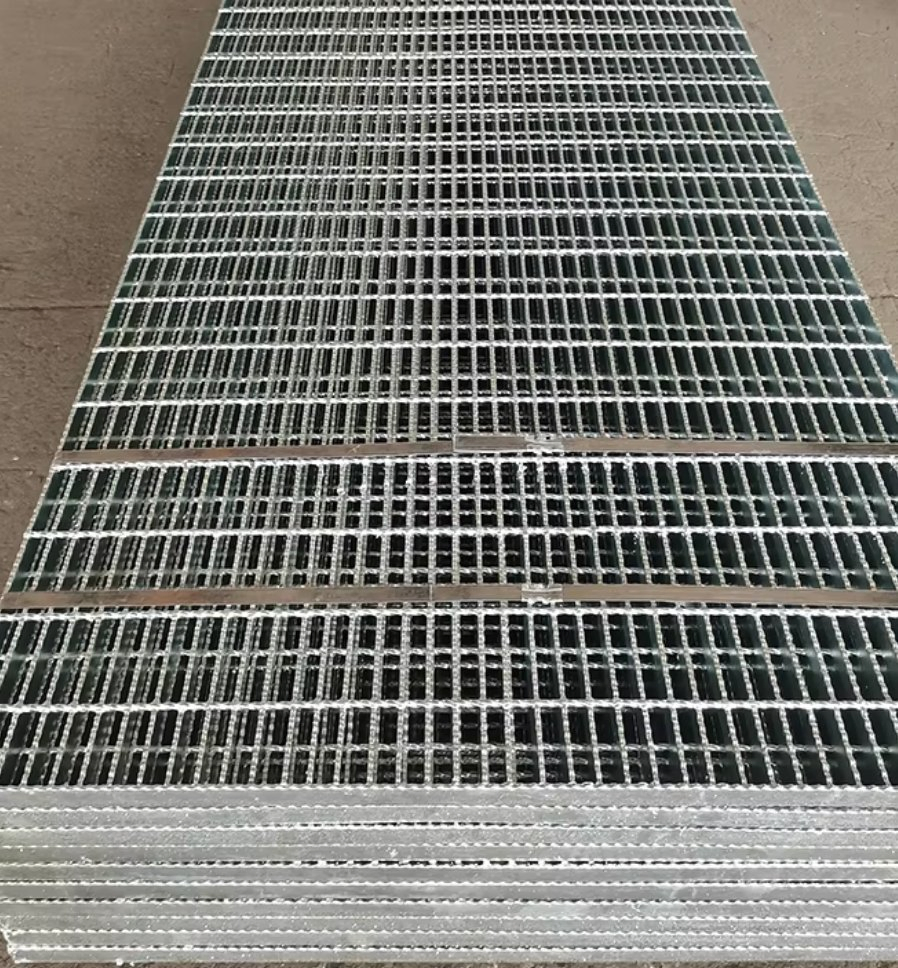Customizable Anti-Slip Steel Grating Stair Treads for Safe Access