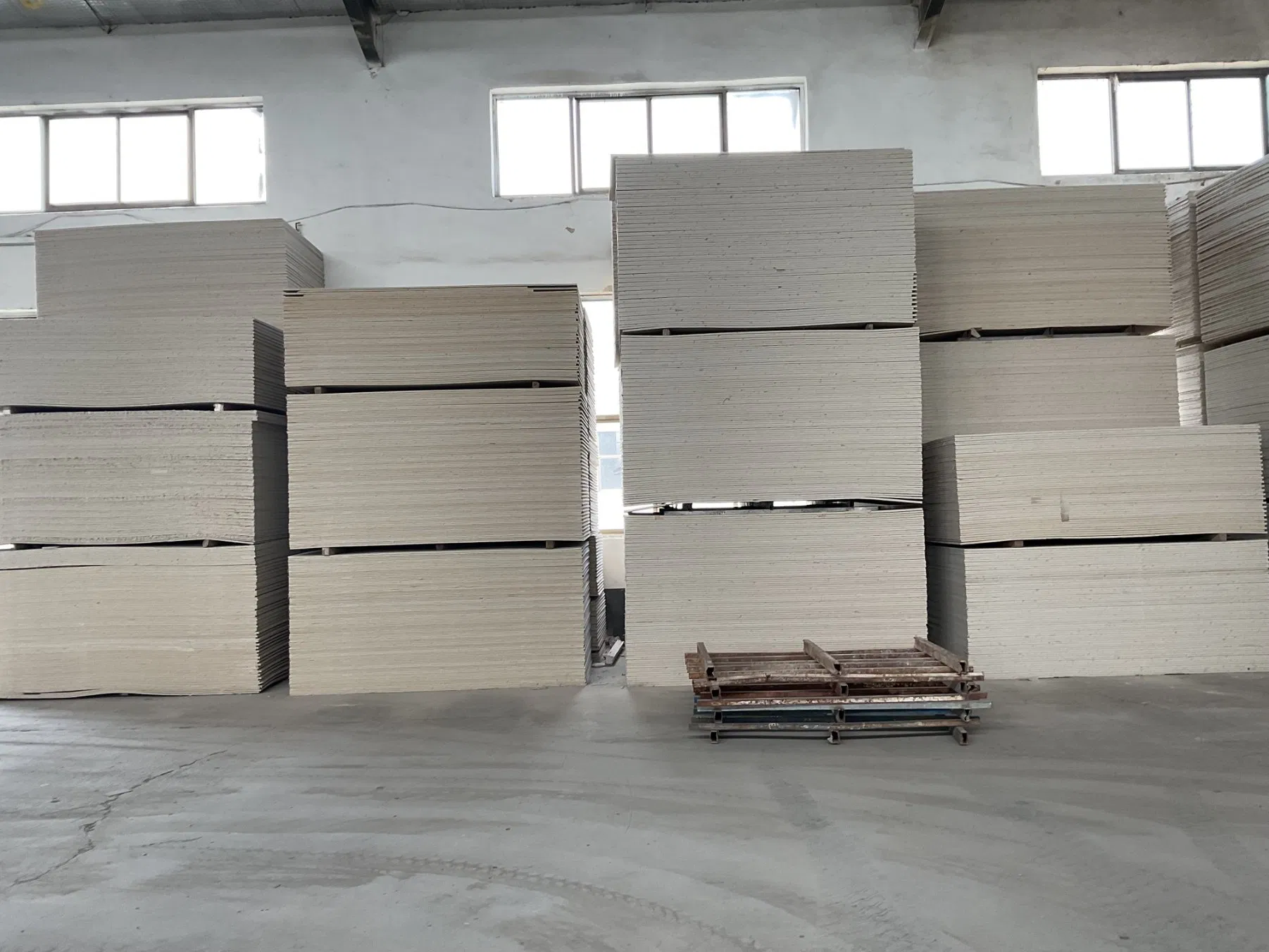 Premium White Ceiling Tile Mineral Wool Board for Soundproofing