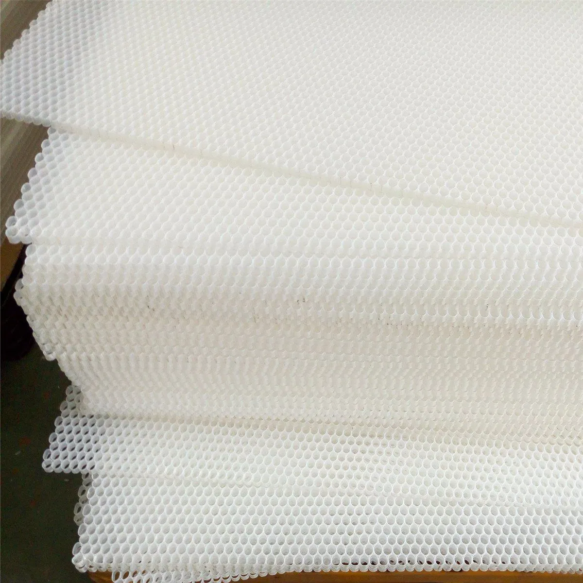 High Strength Light Weight PP Honeycomb for Mobile House