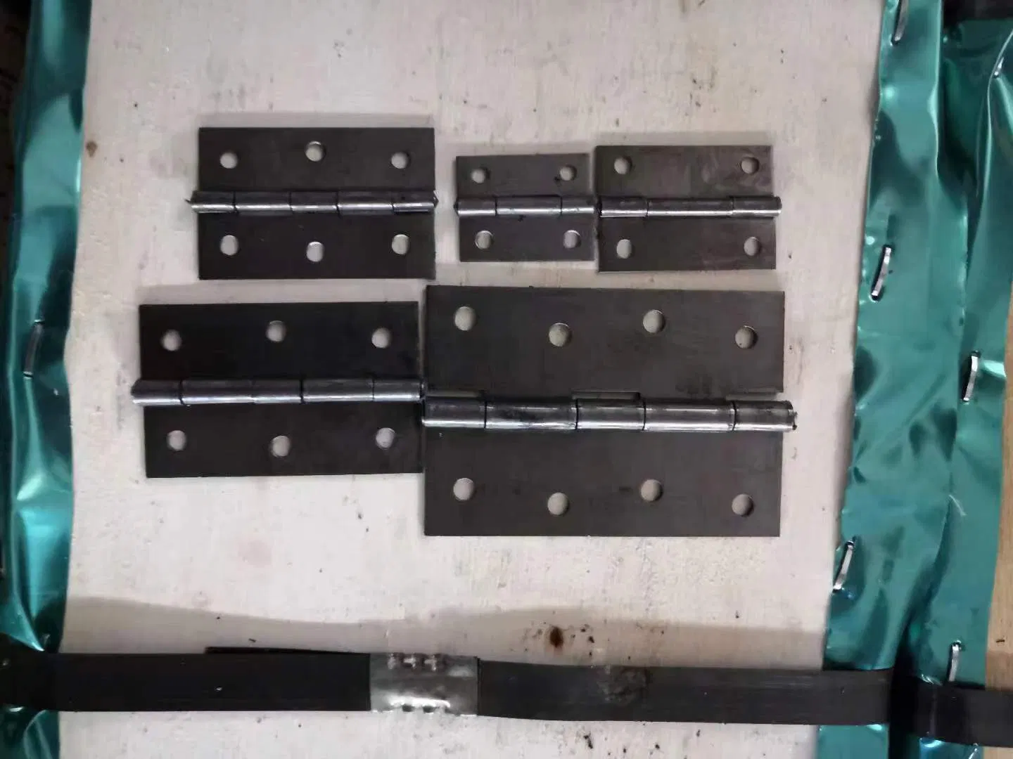 Wood Case Packing Iron Door Hinges for Africa