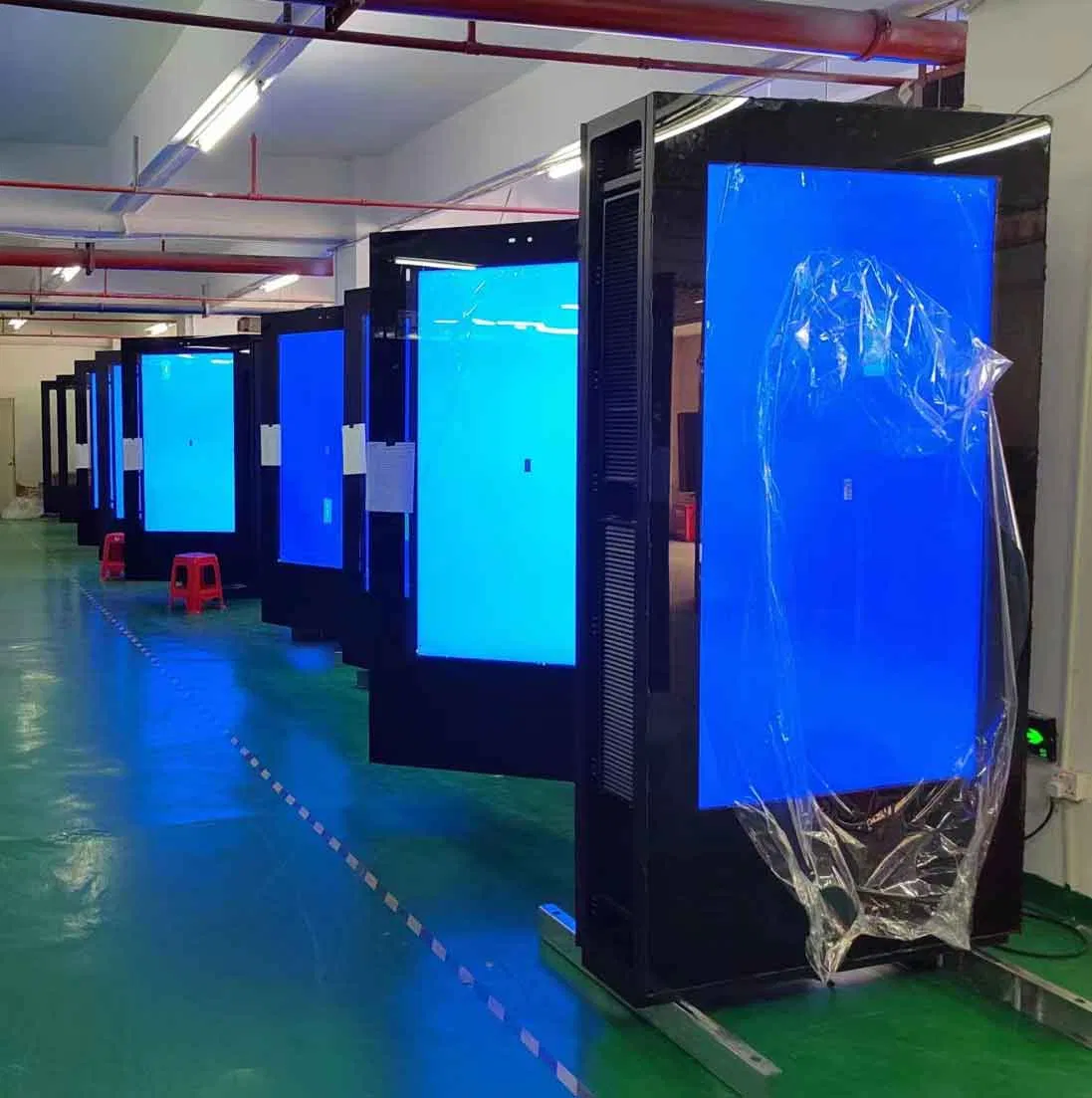 55 65 Inch Double Sided Waterproof Outdoor LCD Advertising Screen IP65 Outdoor Digital Signage Totem Kiosk