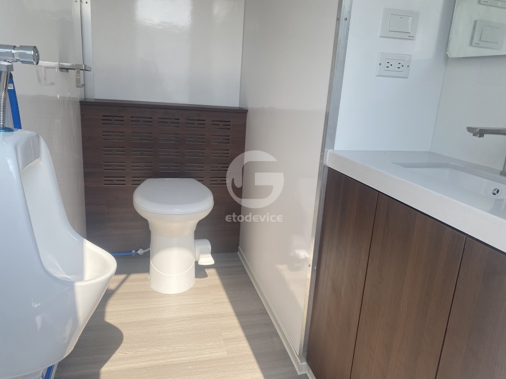 Portable Shower Trailer Restroom Toilet Trailer for Sale Portable Restroom Toilet