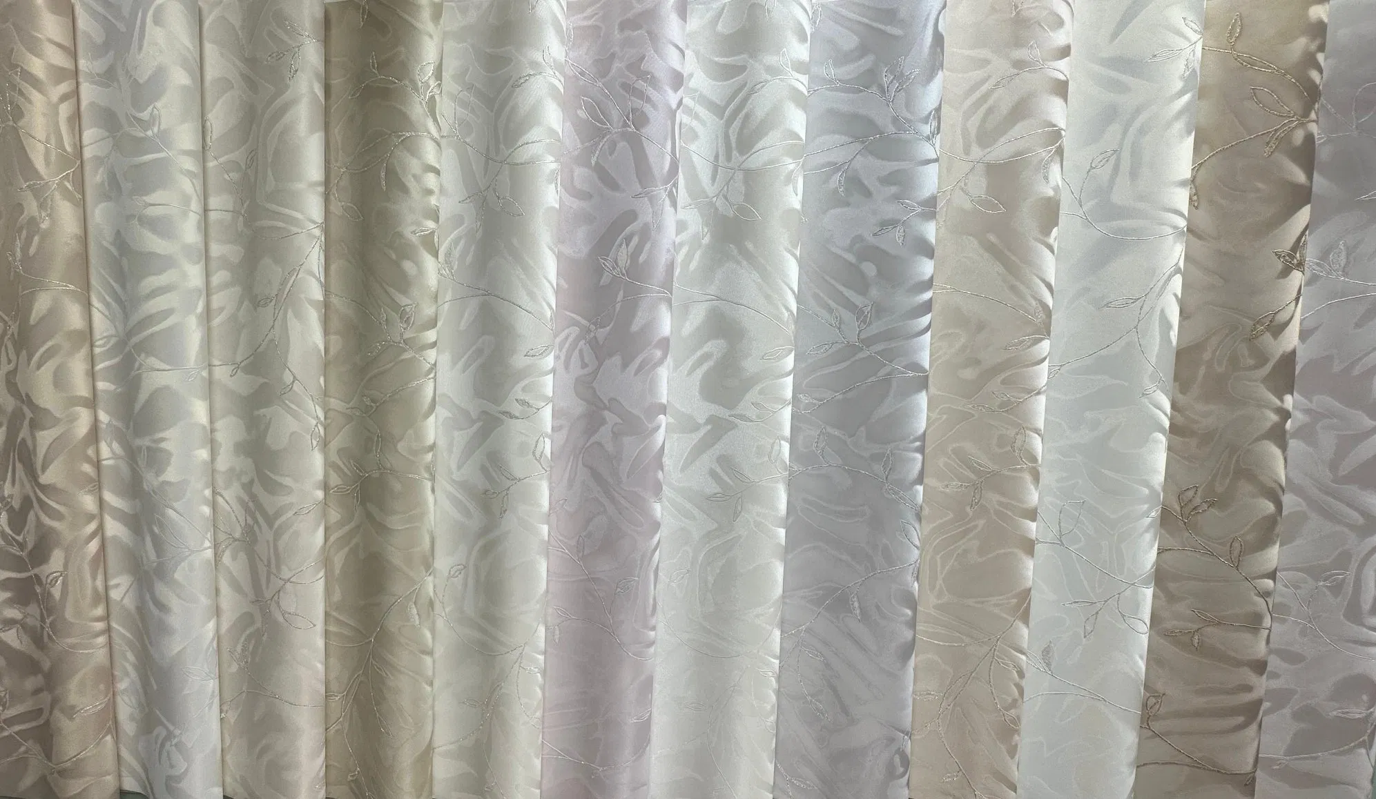 Italian Style Leaf Pattern Wallpaper Modern Design PVC Luxury 3D Wallpaper Vinyl Embossing Contact Moisture Proof Wall Paper