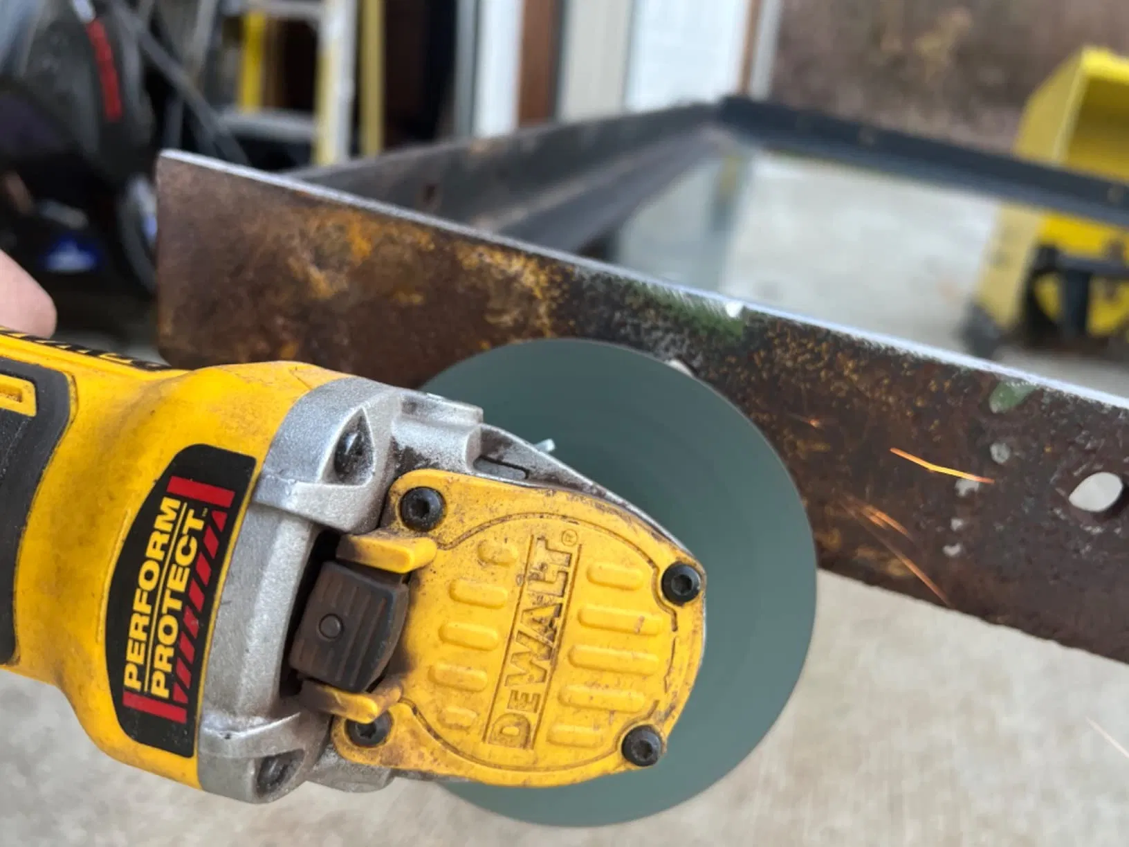 4'' 4.5'' 5'' 6'' Size Silicon Carbide Resin Abrasive Fiber Disc for Stone and Marble Polishing