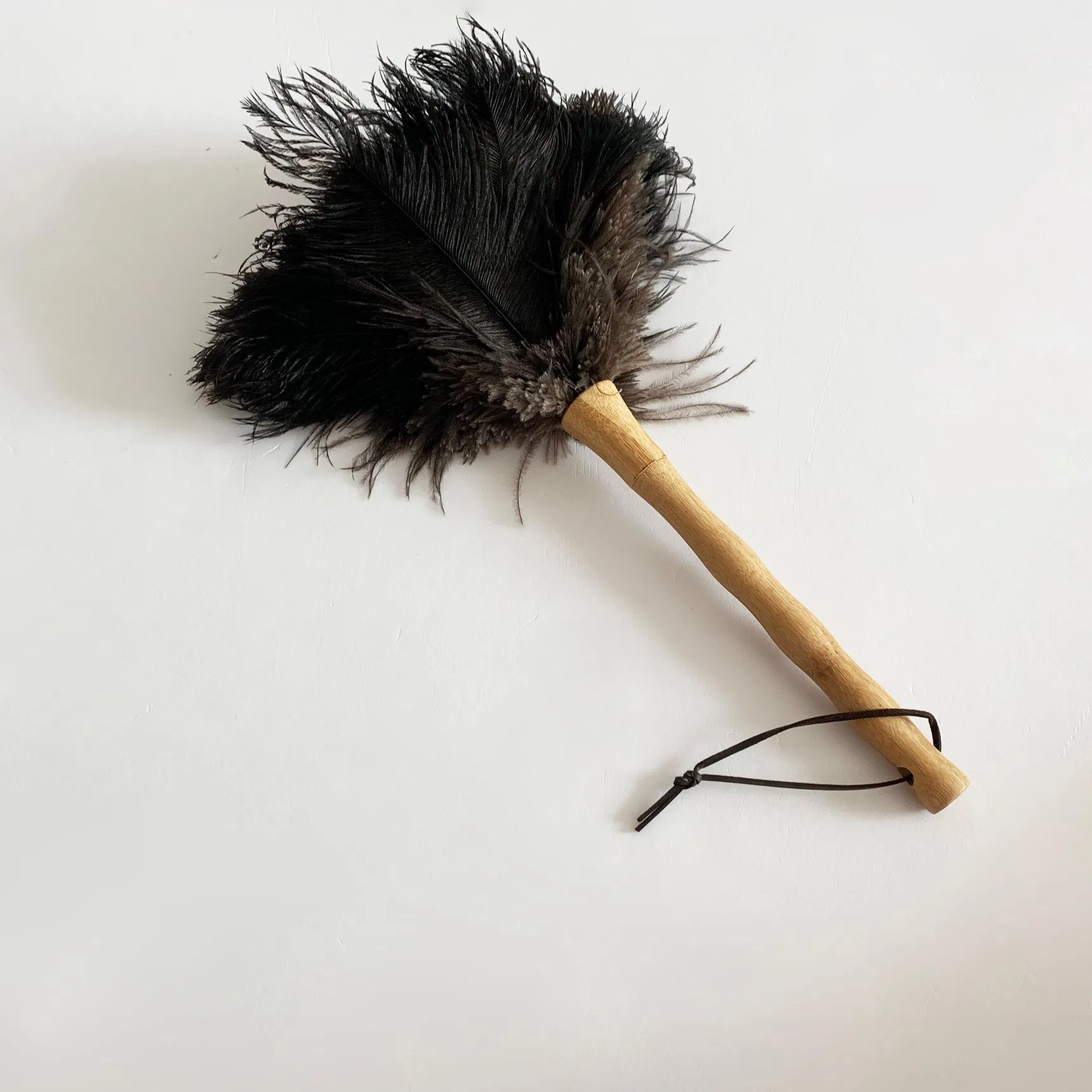 Super Soft Real Ostrich Feather Duster Bamboo Handle Natural Finish Brown Wood Home Furniture Duster Bamboo Ostrich Feather Duster